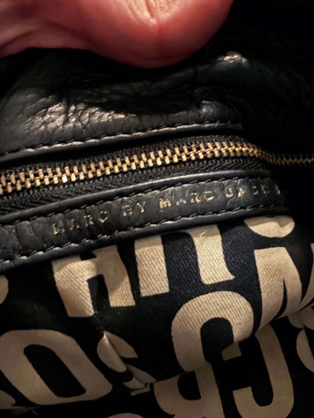 Marc Jacobs Black Leather Women's Shoulder Bag - Classic Everyday Tote - Picture 10 of 10